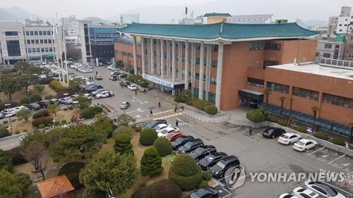 김해시, 8개 기업과 6천500억 투자협약…"지역경제 활성화 기대"