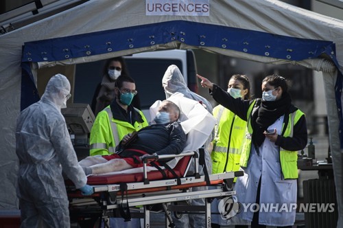 프랑스 코로나19 검사받기 '하늘의 별따기'…불안감 증폭