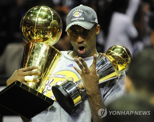 NBA 전설 브라이언트, 농구 명예의 전당에 헌액