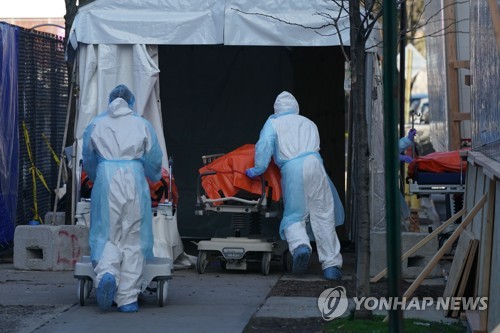 "미국 코로나 치명률 5% 넘어…검사 많은 한국 등은 훨씬 낮아"