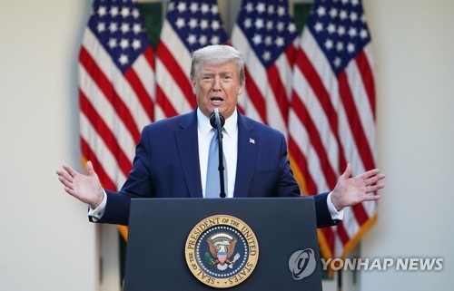 백악관 "G7 정상, WHO 개혁 요구"…메르켈은 "WHO 지지"