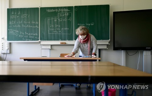 메르켈 "한국이 한 감염추적 중요"…독일식 매뉴얼로 응용