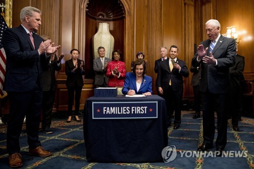 미 코로나19 침체 우려 속 의회서 1조달러 추가 부양책 논의