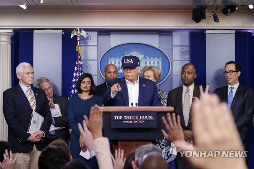 마스크 착용 필요 없다던 미 당국, 정책 선회 기류…내부 혼선도