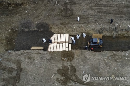 "미국 코로나 치명률 5% 넘어…검사 많은 한국 등은 훨씬 낮아"