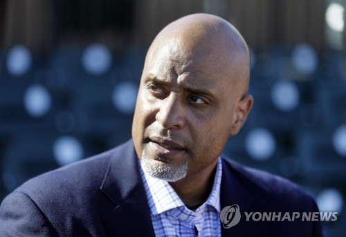 무관중 경기하면 연봉 추가 삭감 소문…MLB 노조는 "절대 안 돼"