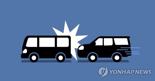 신호대기 경찰 차량을 뒤에서 '꽝'…기동대원 8명 경상