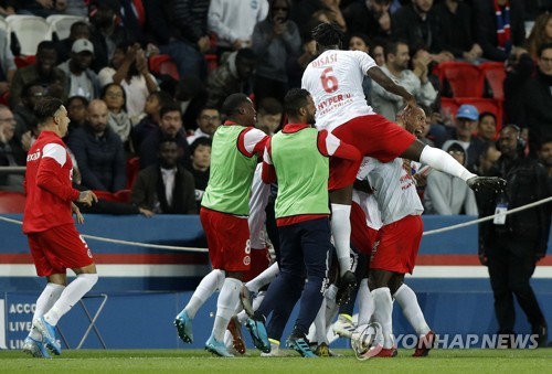 프랑스 프로축구 팀닥터, 코로나19 확진 후 극단적 선택