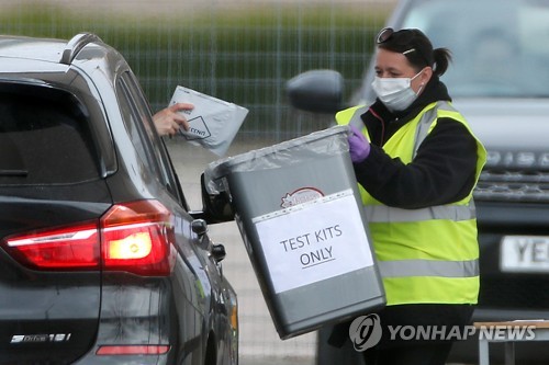 "영국, 독감 유행에만 초점…코로나19 검사계획도 못세워"