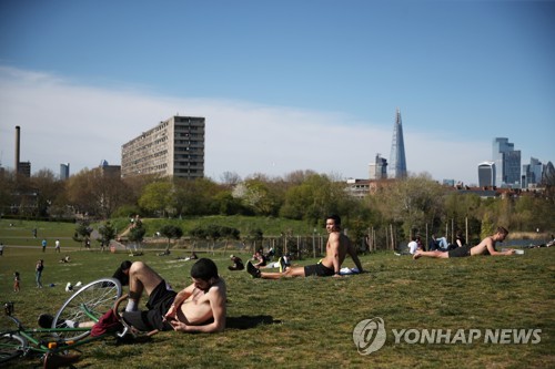 영국, 코로나19 진원 되나…총리 입원 속 여왕 특별메시지까지