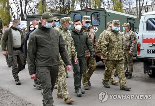 우크라 대통령 "코로나19 백신·치료제 개발자에 12억원 주겠다"