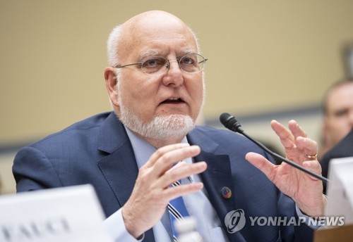 CDC 국장 "코로나19 감염자 25% 무증상…마스크 정책 재검토"