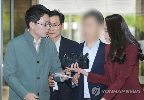 검찰, '버닝썬 연루' 윤모 총경에 징역 3년 구형