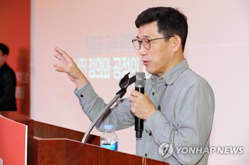 유시민 "윤석열 사단이 한 일"…진중권 "최강욱·황희석이 배후"(종합)