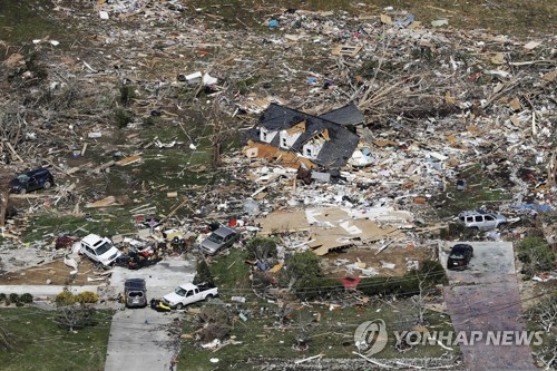 코로나19 와중에 토네이도까지…미국 남부 사망자 30명 넘어