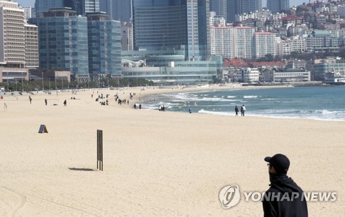 '찾아오는 피서객 안 막는다' 해운대·송정 안전 매뉴얼 마련