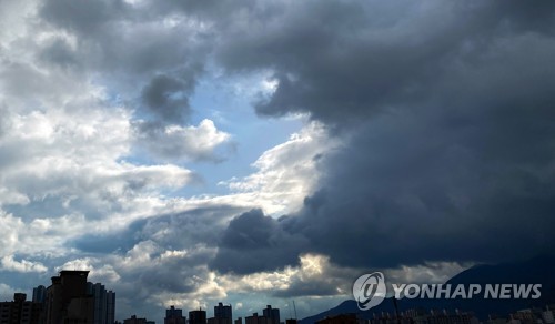 [내일날씨] 금요일 전국 구름 많음…큰 일교차 주의