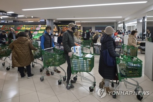 5만원짜리 마스크에 쌀 빼돌리기…"코로나19에 부패도 대유행"