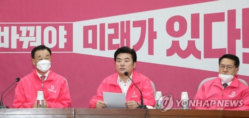 원유철 "미래한국당, 통합당과 차이 없다…우리는 형제정당"