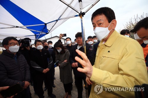 진영 장관 "고성 산불 보상 구상권, 법에 따라 할 수밖에 없다"