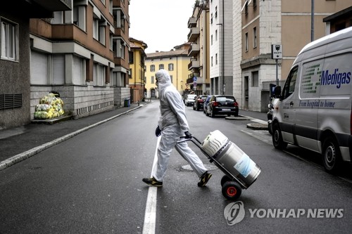 "이탈리아 코로나19 확산세 정점 도달" 당국자 첫 언급