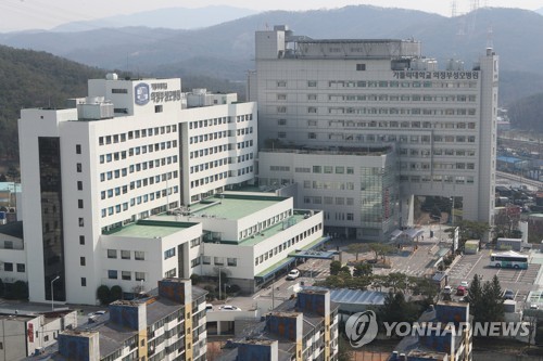 "의정부성모병원 사망자에 앞선 코로나19 확진사례 더 있어"