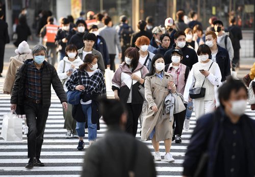 일본 경로불명 코로나19 급증…젊은층 확산·공연장 집단감염