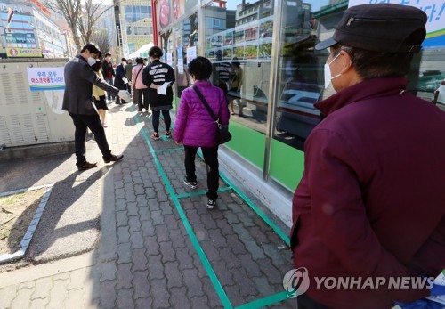 확진자 20명대로…"긍정적이나 '잔불' 잡으려면 거리두기 중요"(종합)