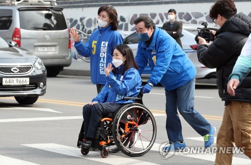 이낙연 "미운 마음 싹터도 지혜 모아 코로나 극복"