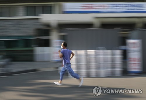 코로나19 '31번 환자' 51일째 병원에…"국내 최장 입원 사례"(종합)