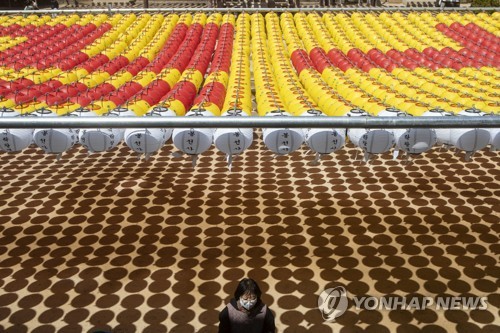 내일 '종교행사' 대거 재개 전망…'사회적 거리두기' 준수 관심