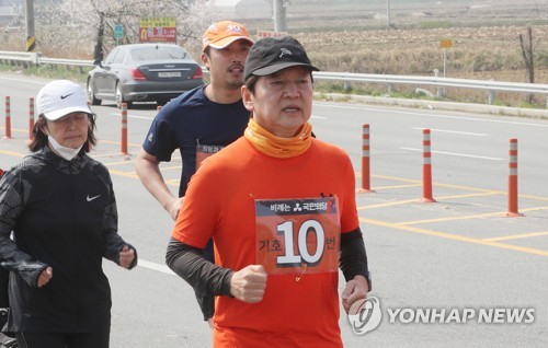 안철수 "시민당 TV광고, 대통령 경호처 광고 같다"