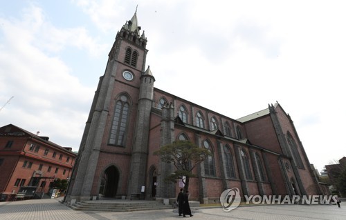 종교계, 두 달만에 미사·법회 재개 '속속'