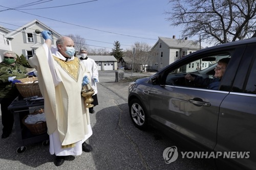 코로나19 환자, 부활절 거치며 185만…영국도 사망자 1만 넘어