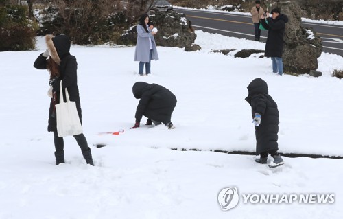 4월 중순 제주 산지에 26년만에 깜짝 폭설 '이유는'(종합)