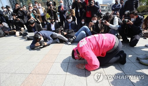 황교안 "여당 180석이면 조국 부부 미소지으며 부활할 것"