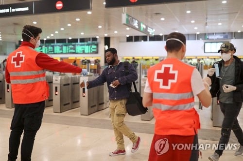 스페인, 14세 이하 어린이에 하루 1시간 야외활동 허용