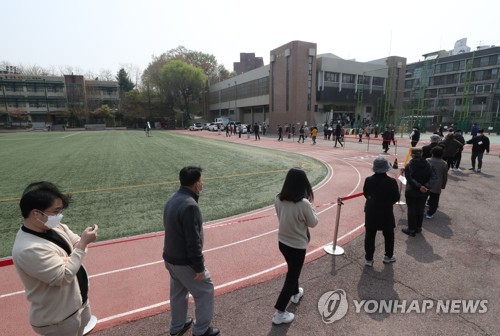 '팬데믹 속 총선' 외신 주목…"한국, 무엇이 가능한지 또 증명"