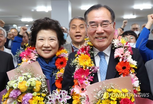 [선택 4·15] 민주, 호남 싹쓸이…한 곳 뺀 全지역구 석권하며 '명예회복'(종합)