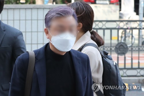 '미공개정보 주식거래' 신라젠 전 대표등 구속…"증거인멸 우려"