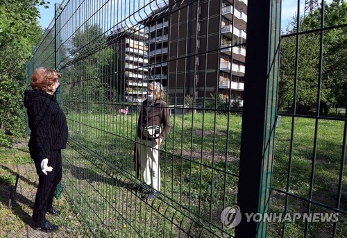 코로나19 사망 2만명 넘은 이탈리아, 한국형 동선 추적 앱 도입