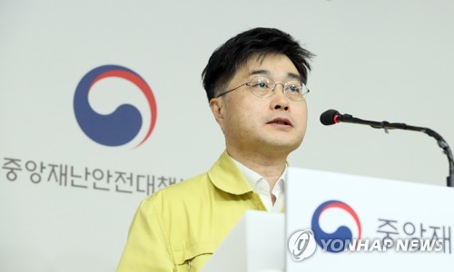 무비자 입국 정지 후 단기체류 외국인 입국 61% 감소(종합)