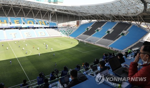 "열성팬 없으니 마이너스네요"…무관중이 아쉬운 K리그 인천