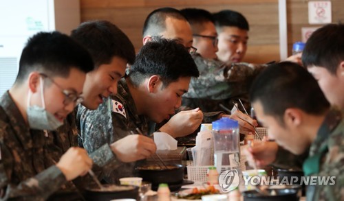 "반갑다 군 장병" 인제군, 외출 해제된 군심 사로잡기 나서