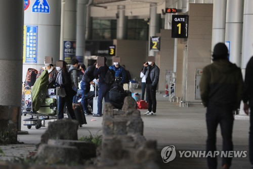 "반갑지만 코로나19로 불안" 주말 관광객 2만명 제주 방문