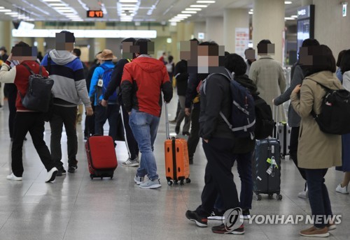 "봄이다"…사회적 거리두기 완화 첫 주말 나들이 인파 북적