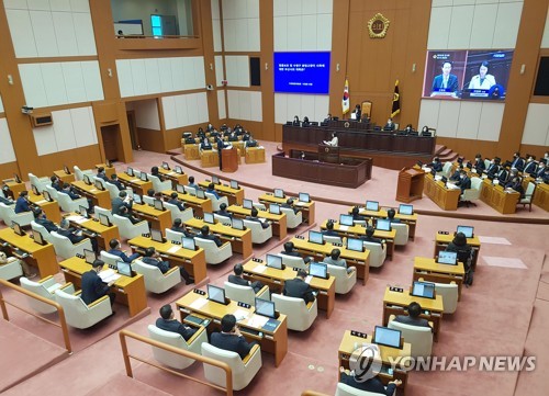 부산시의회 오거돈 후폭풍…'진상 조사 vs 경찰 수사' 공방