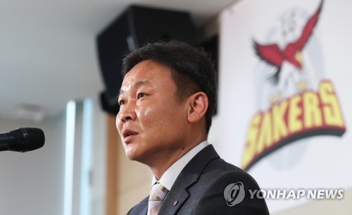 조성원 프로농구 LG 감독 "선수 변동 없다…공격으로 승부"