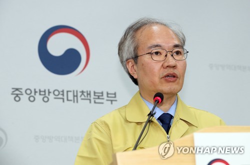 방역당국 "코로나19 전파 규모 줄었지만…근절은 사실상 요원"(종합)