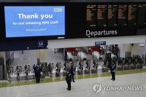 영국, 코로나19 누적 사망자 2만6천명…전 세계 세 번째로 많아